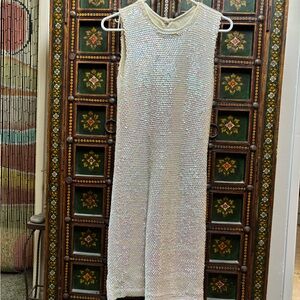 Elegant White Sleeveless Dress